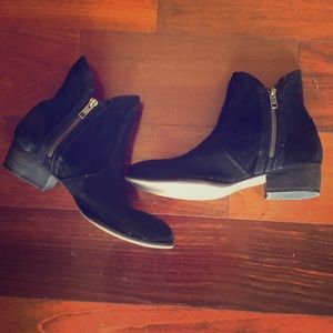 Seychelles Black Suede Zipper Ankle Boots size 7